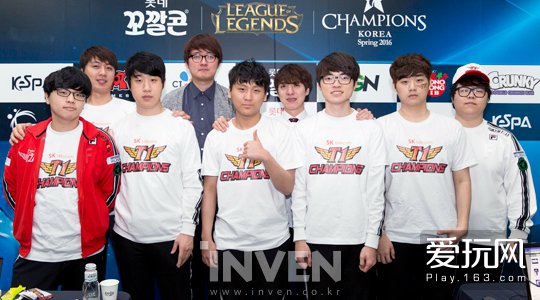 替补阵容在 替补阵容在