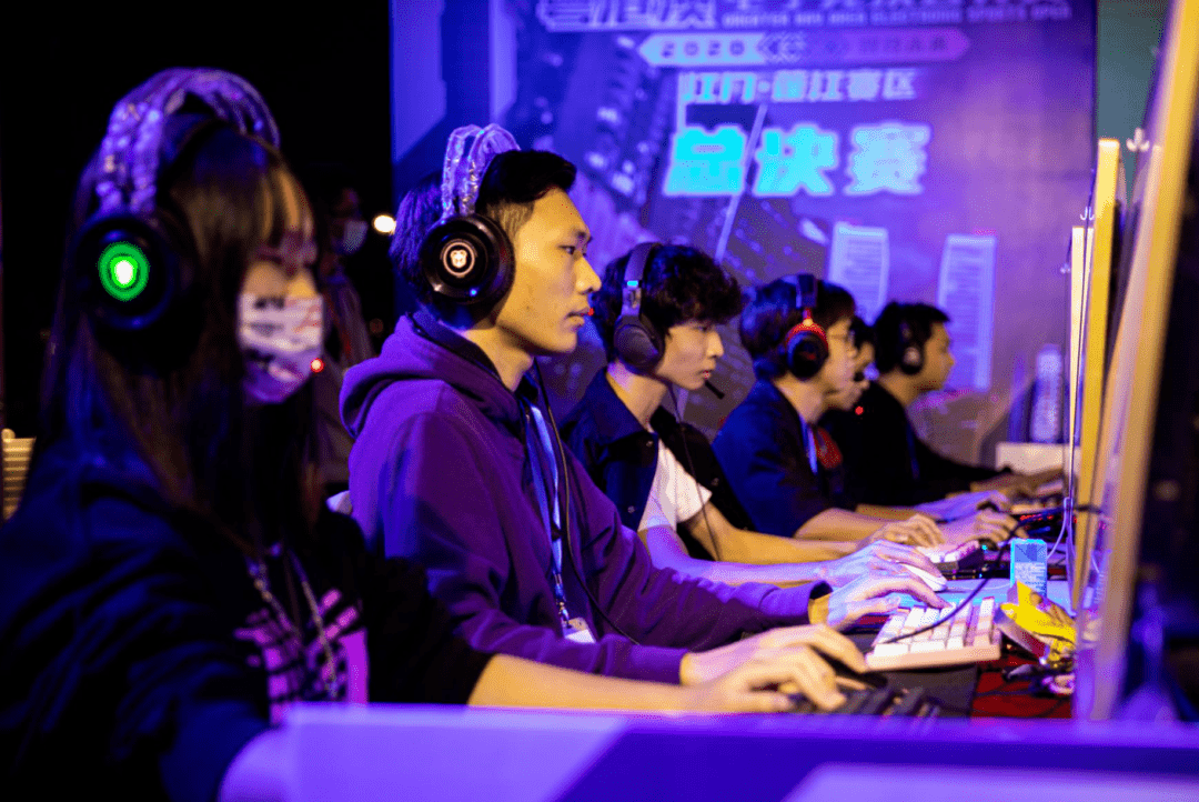 甚至脸上挂 甚至脸上挂